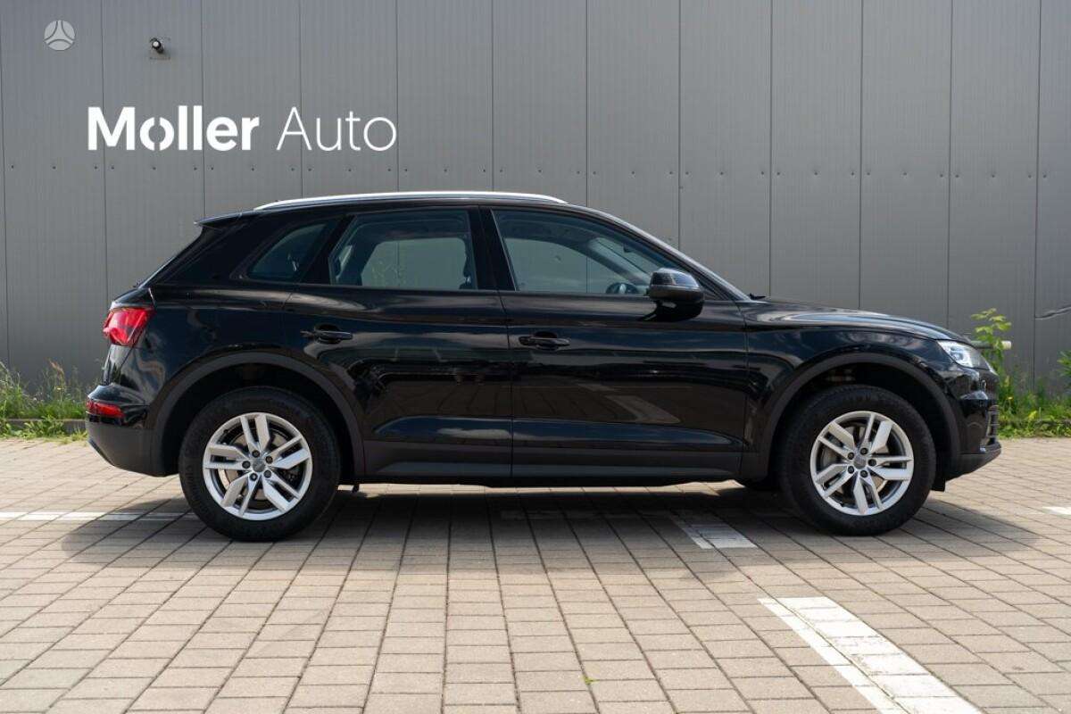 Audi Q5, 2.0 l., off-road / crossover