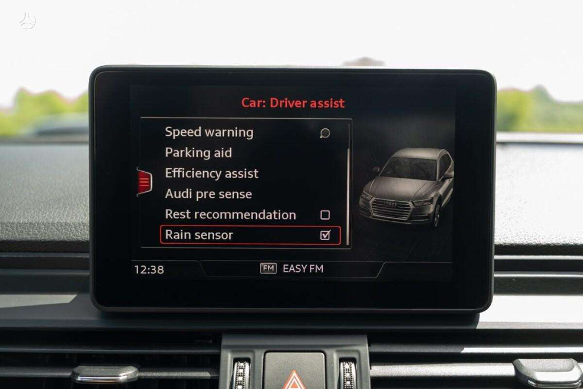 Audi Q5, 2.0 l., off-road / crossover