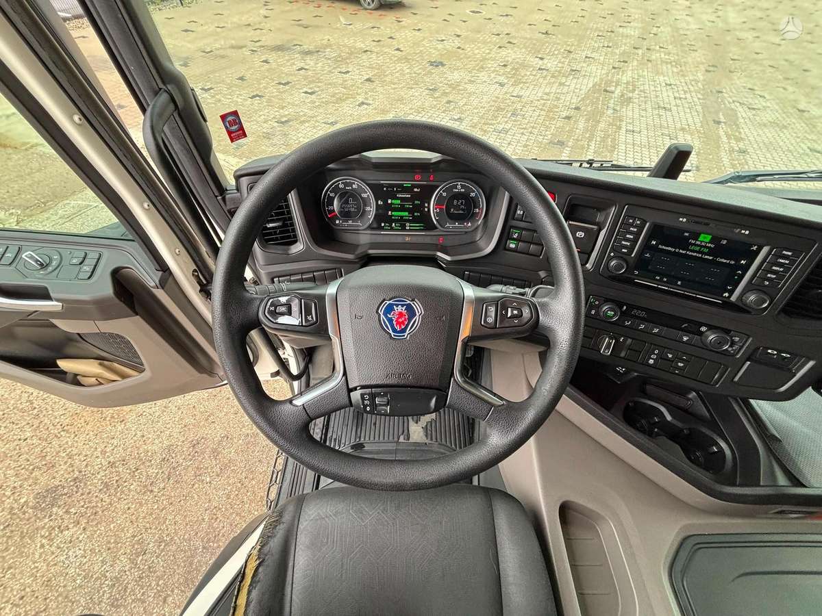 Scania P 220 4x2, box trucks / box vans