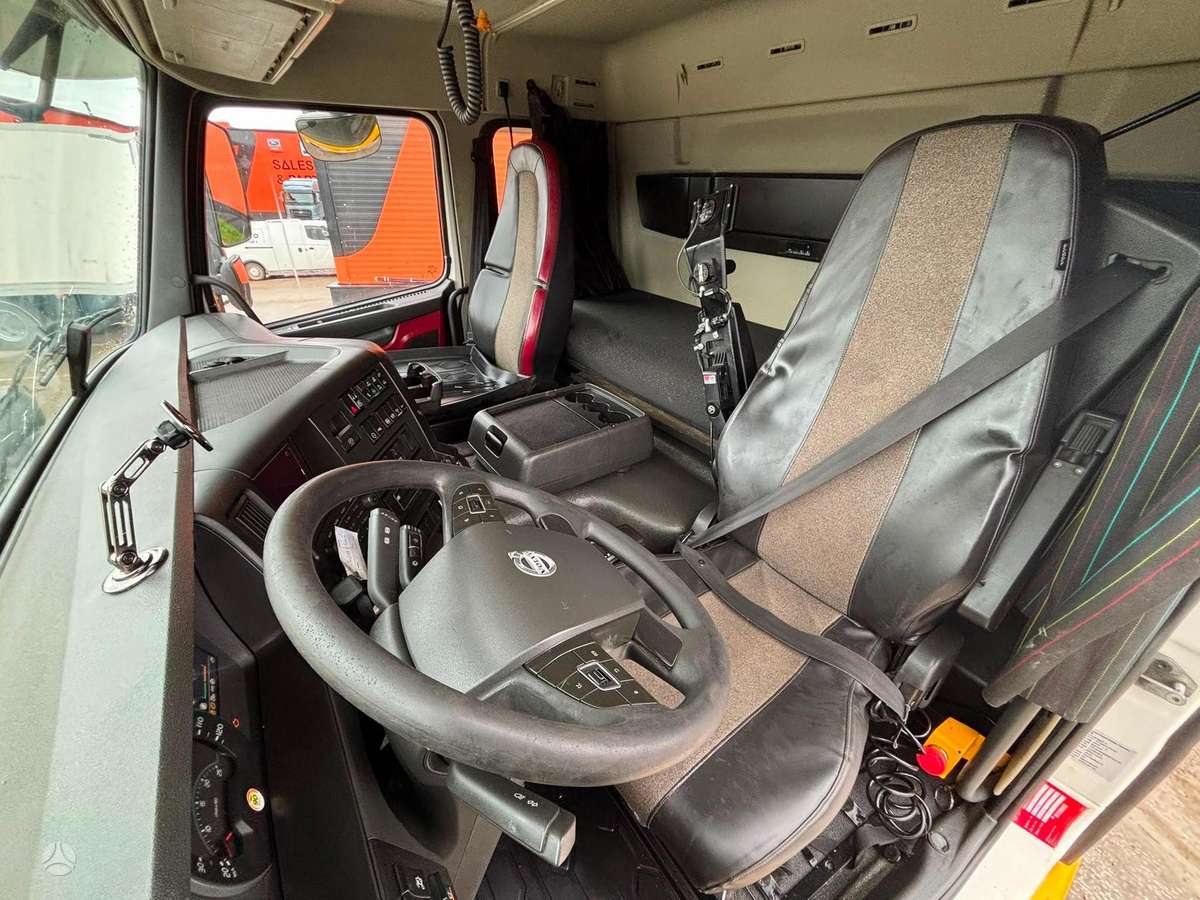 Volvo FMX 540 8x4*4, самосвалы
