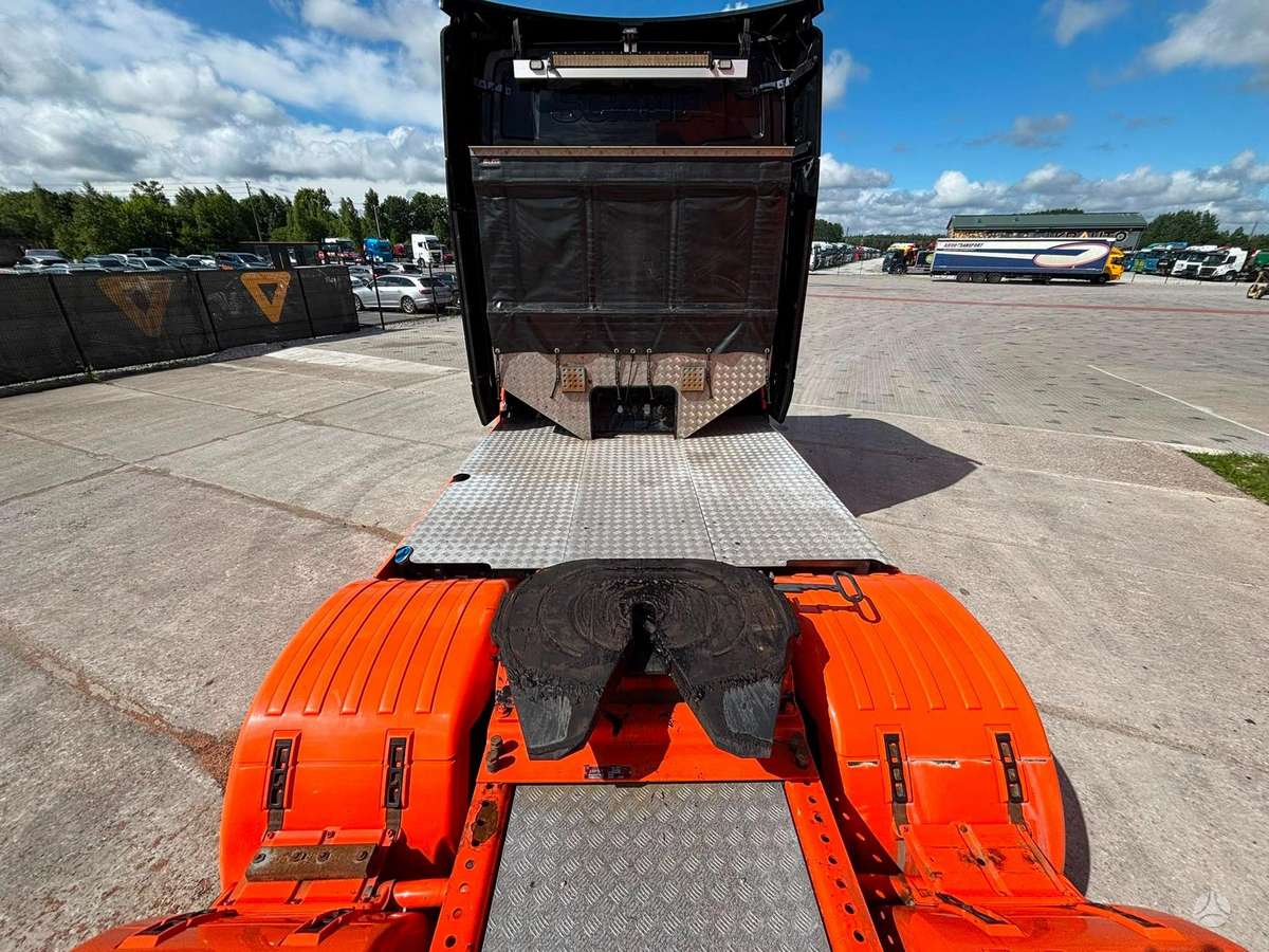 Scania R 650 6x4, single sleeper