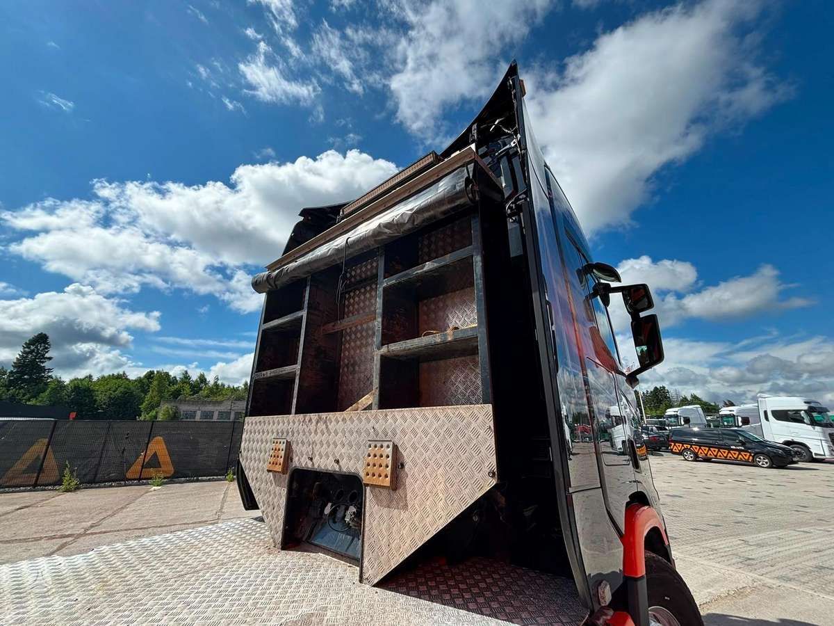 Scania R 650 6x4, single sleeper