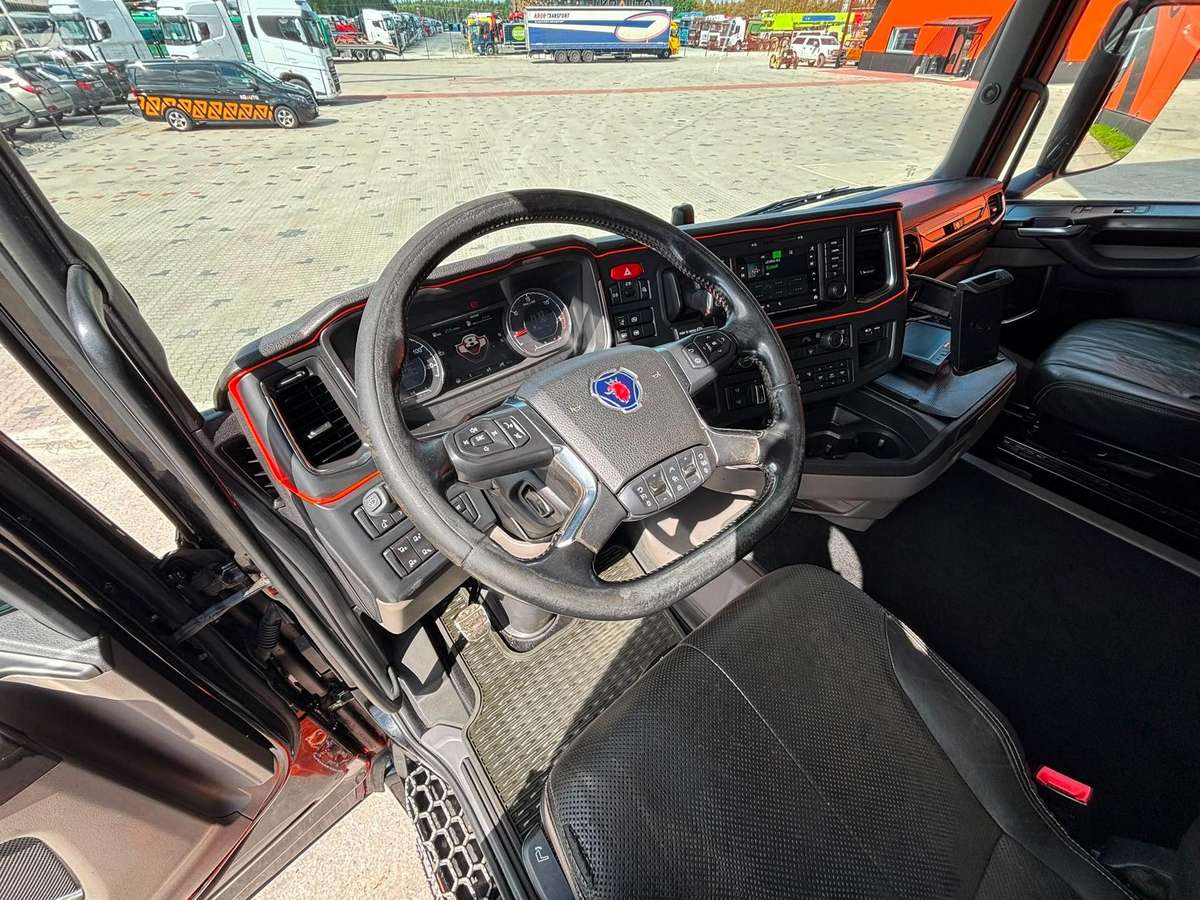 Scania R 650 6x4, single sleeper