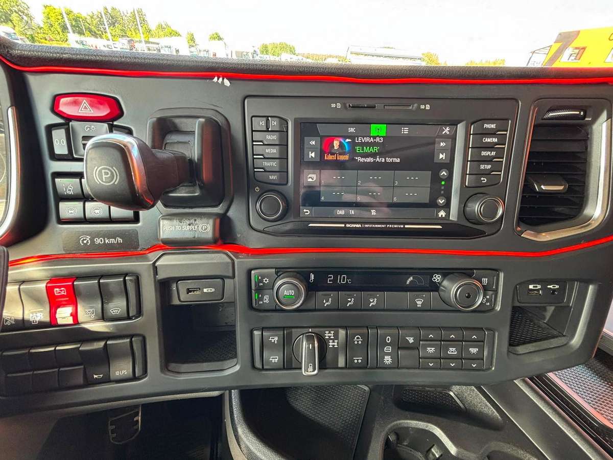 Scania R 650 6x4, single sleeper