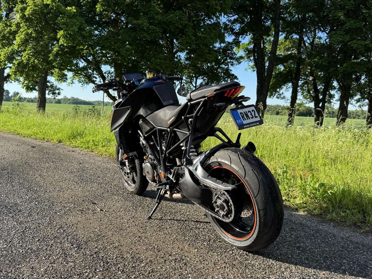 KTM Super Duke 1290cc, спортбайки / superbikes