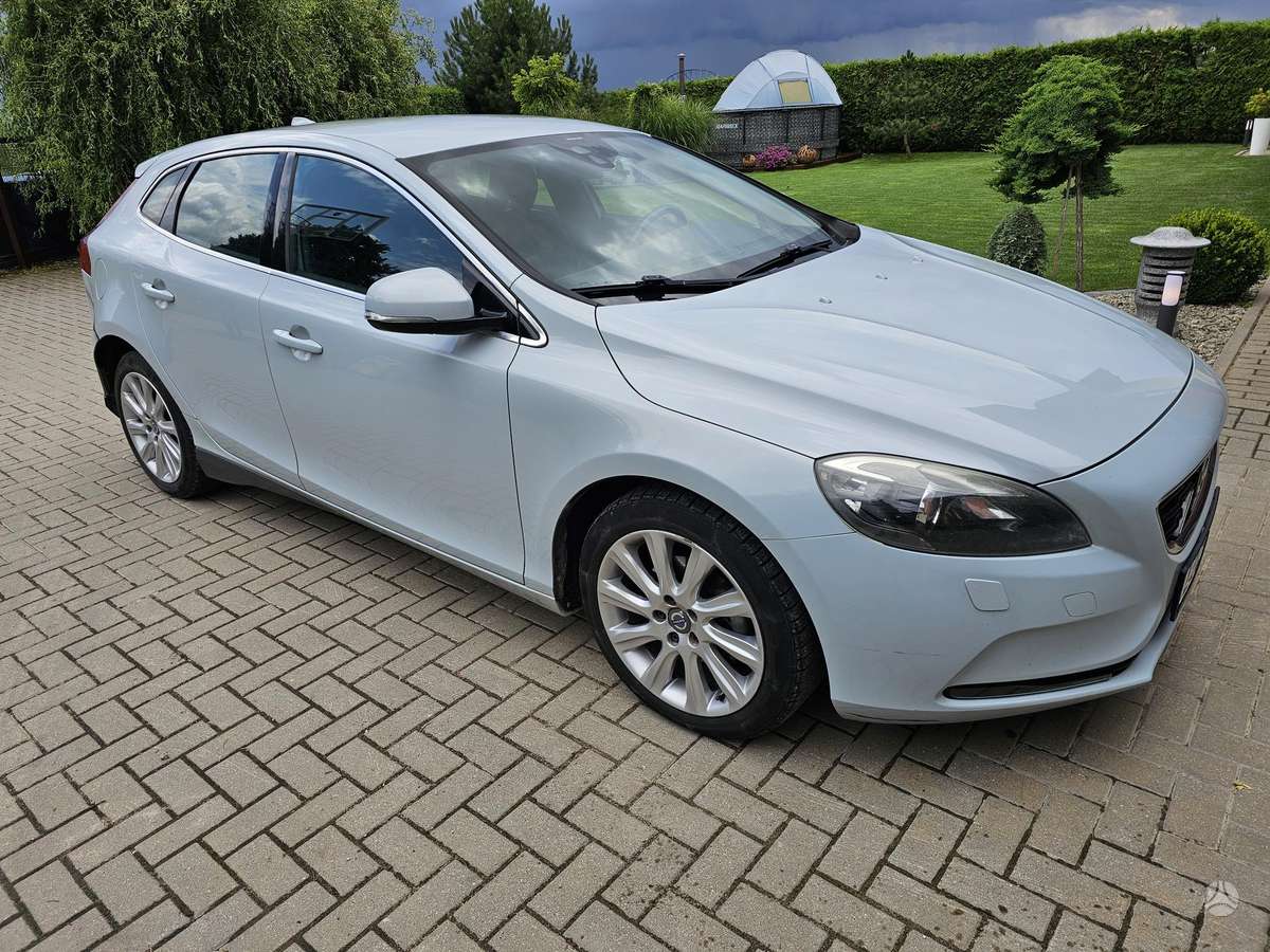 Volvo V40, 1.6 l., Хэтчбек