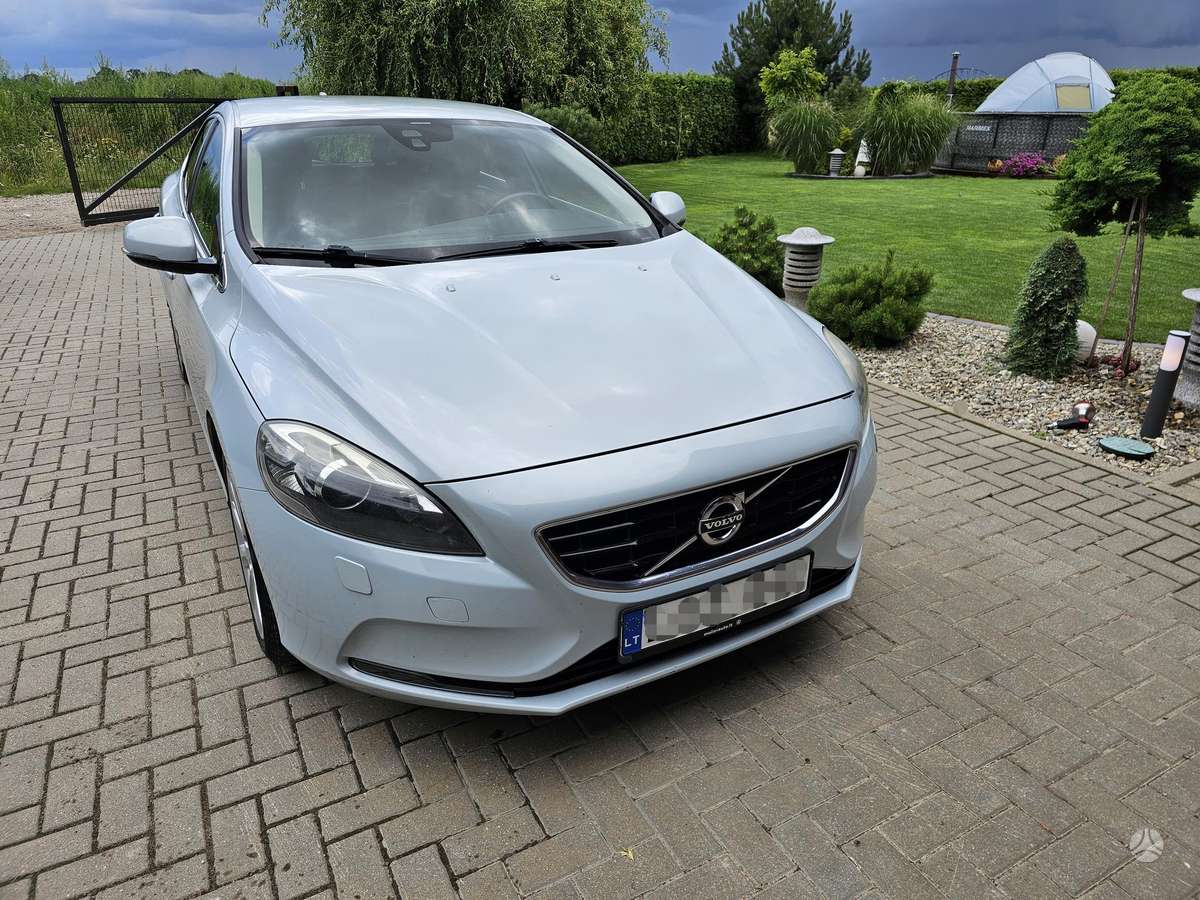 Volvo V40, 1.6 l., Хэтчбек