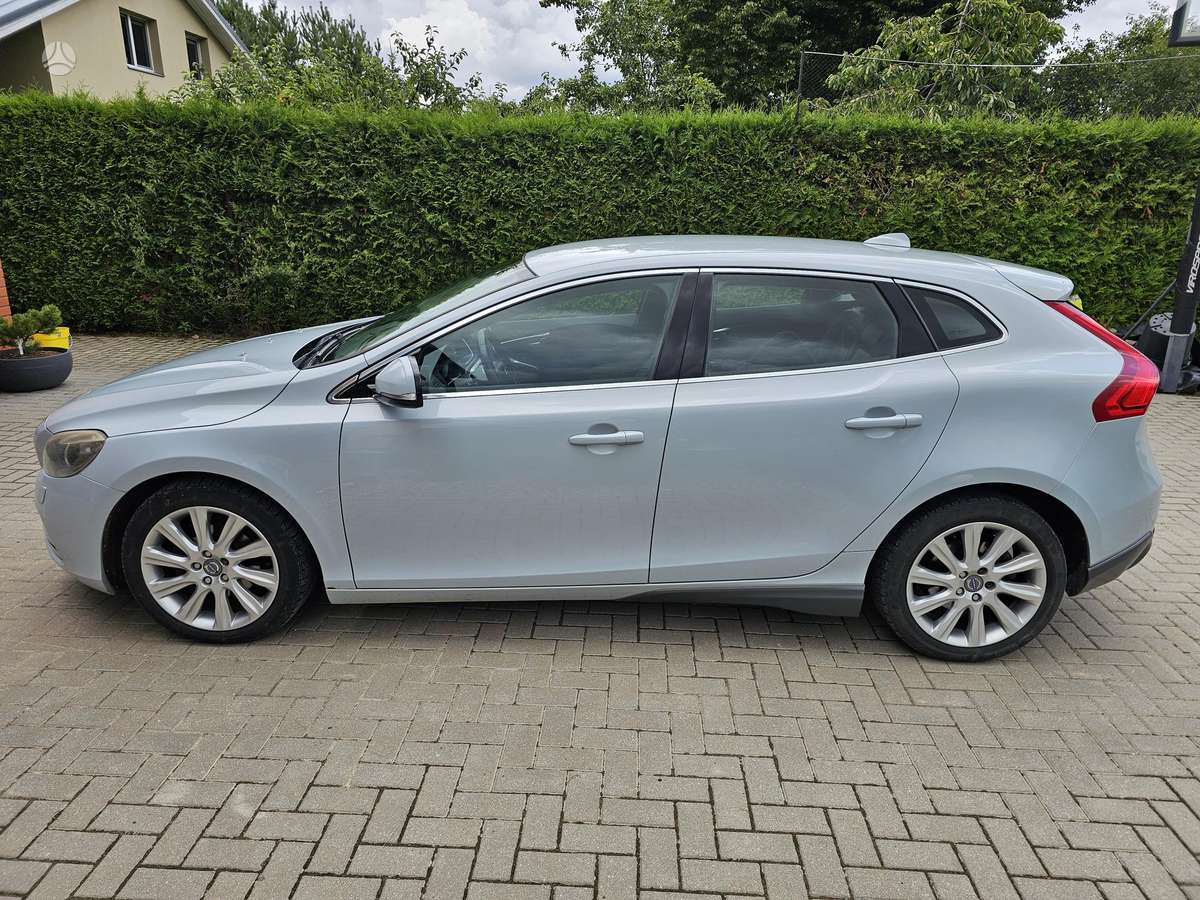 Volvo V40, 1.6 l., Хэтчбек