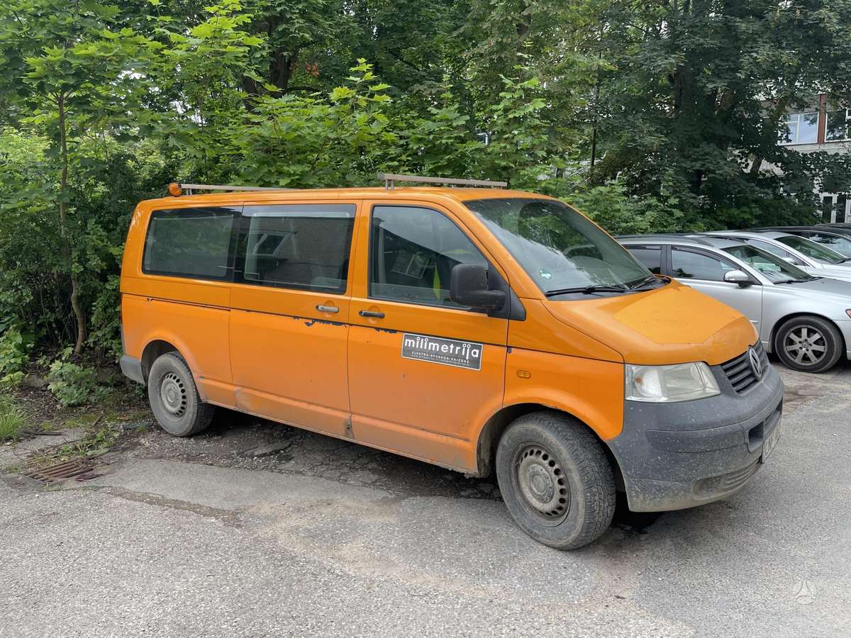 Volkswagen Caravelle - 1