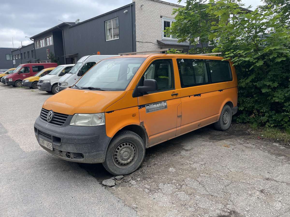 Volkswagen Caravelle - 2