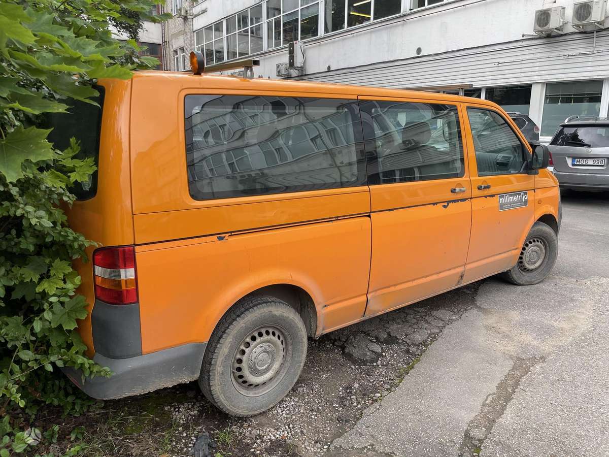 Volkswagen Caravelle - 3