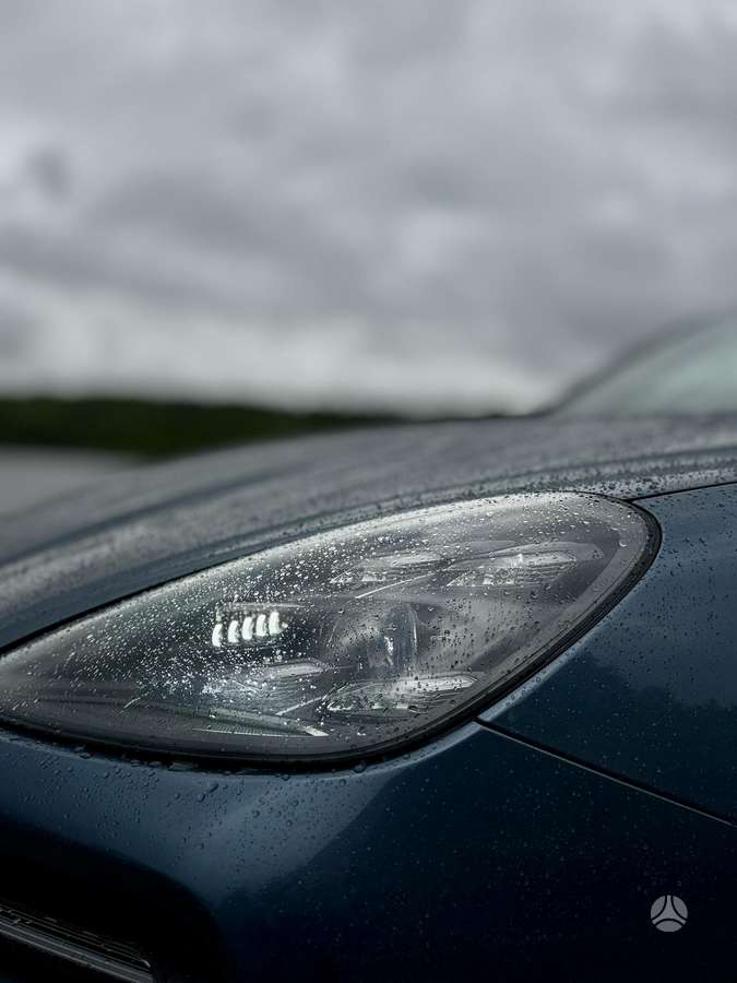 Porsche Cayenne - 8