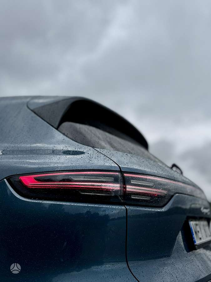 Porsche Cayenne - 9
