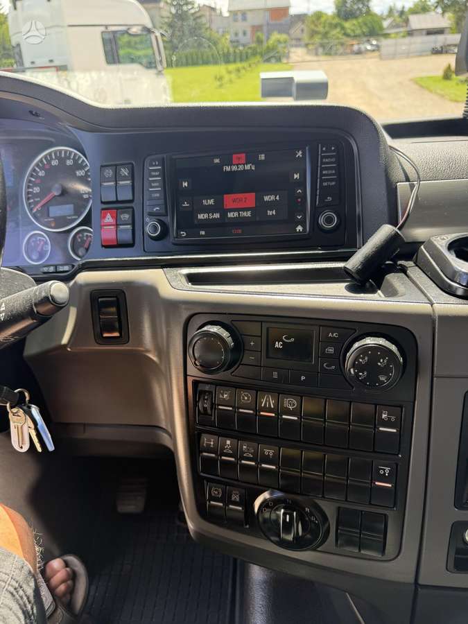 MAN TGX 26.400, auto transporters