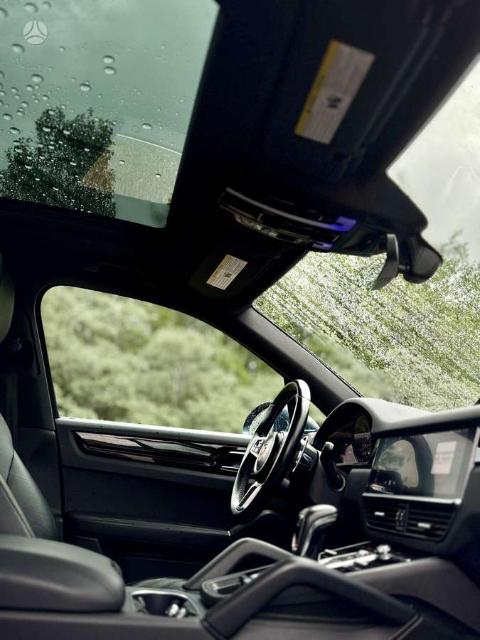 Porsche Cayenne - 12