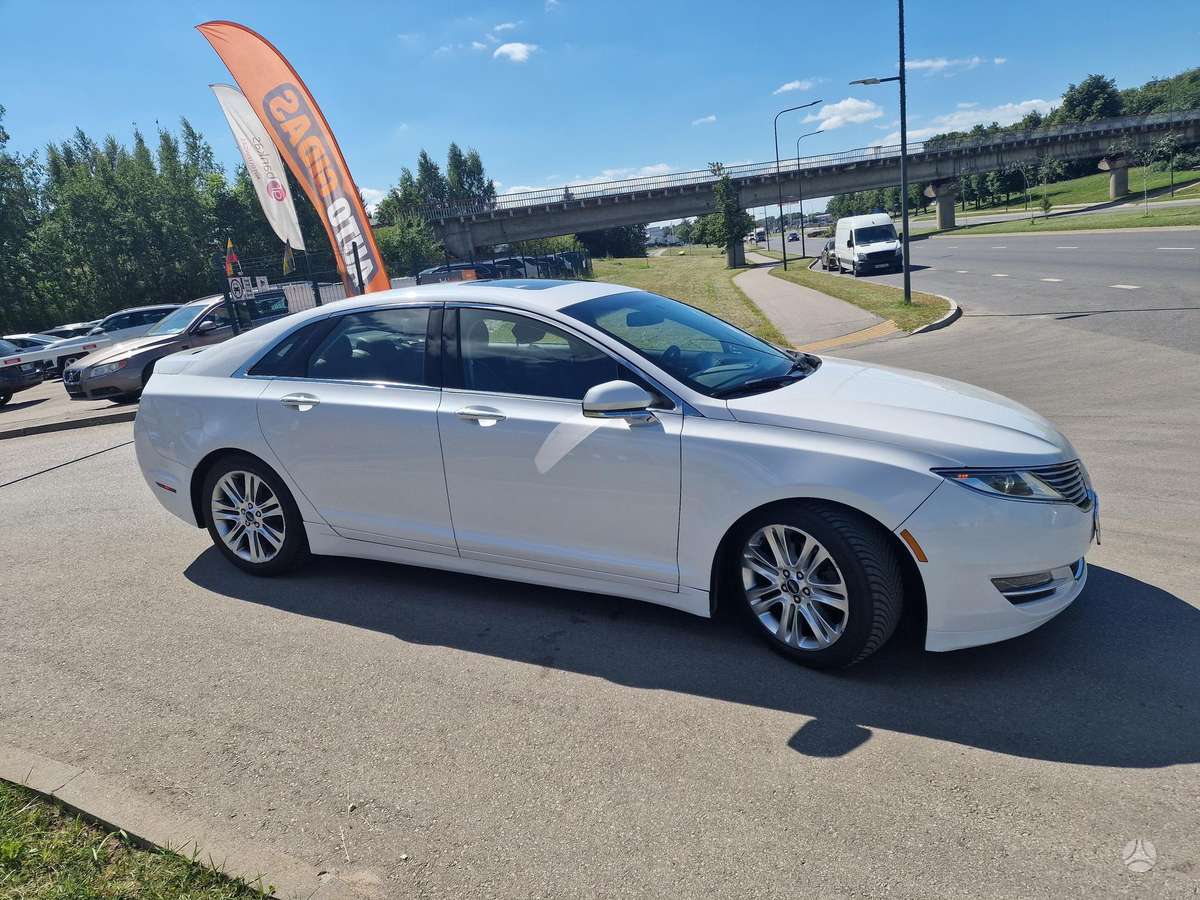 Lincoln MKZ, 3.7 l., Седан