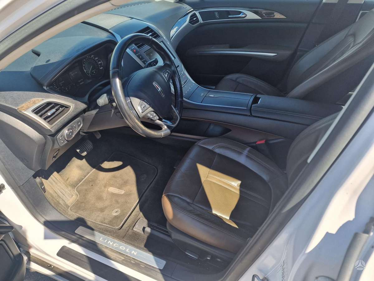 Lincoln MKZ, 3.7 l., Седан
