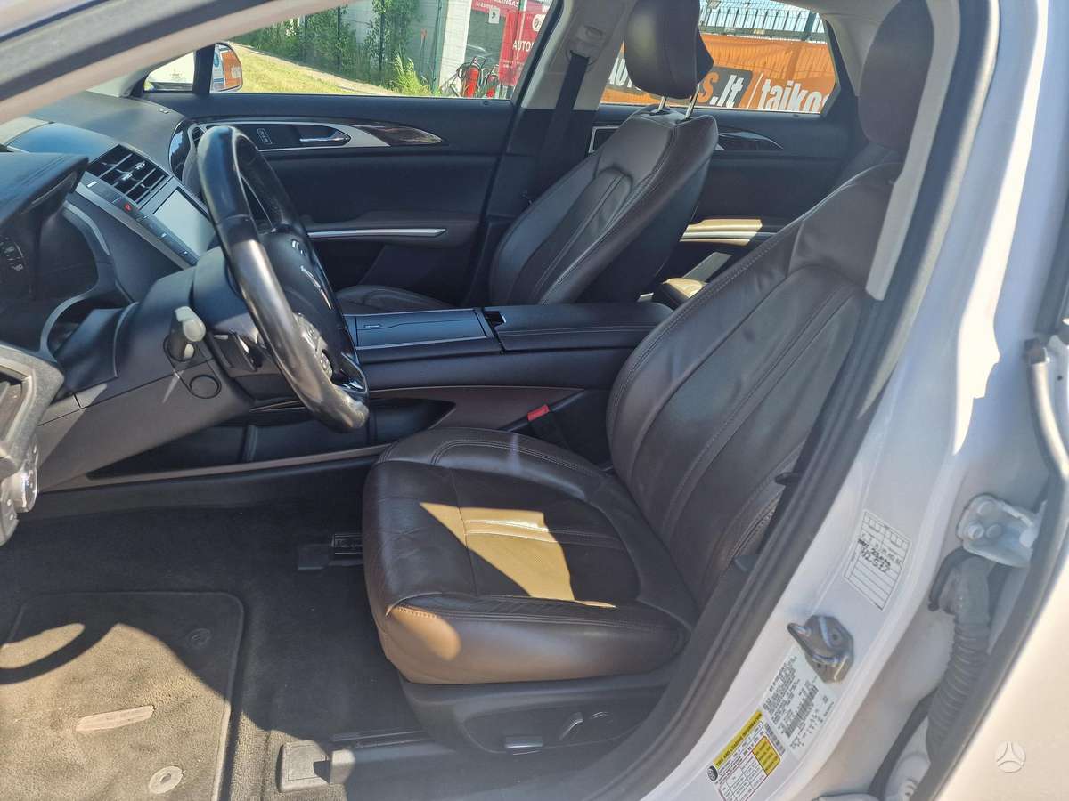 Lincoln MKZ, 3.7 l., Седан
