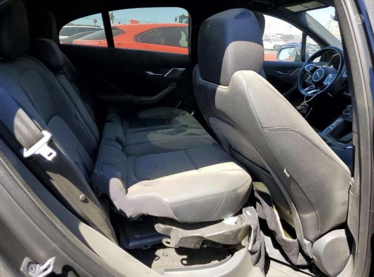 Jaguar I-Pace, 294 кВт·ч, Хэтчбек