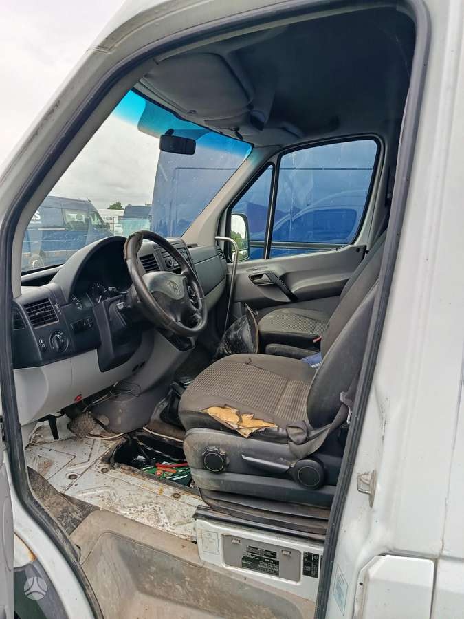 Mercedes-Benz Sprinter, passenger vans