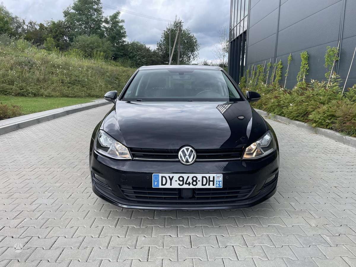 Volkswagen Golf - 2