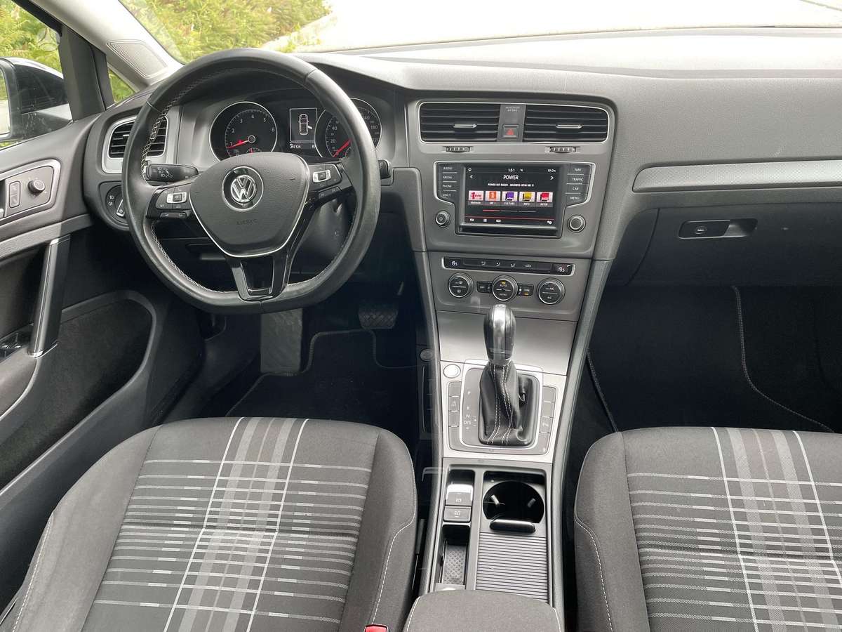 Volkswagen Golf - 8