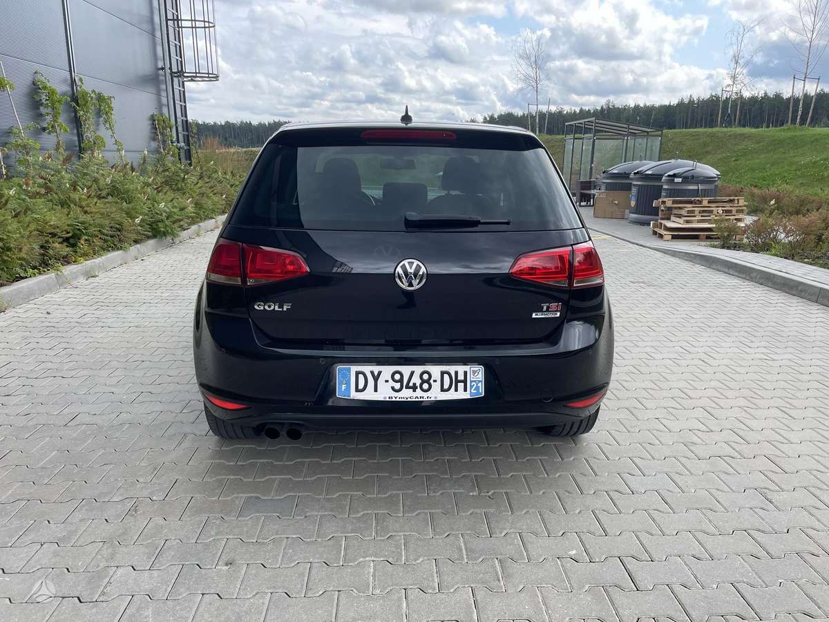 Volkswagen Golf - 5