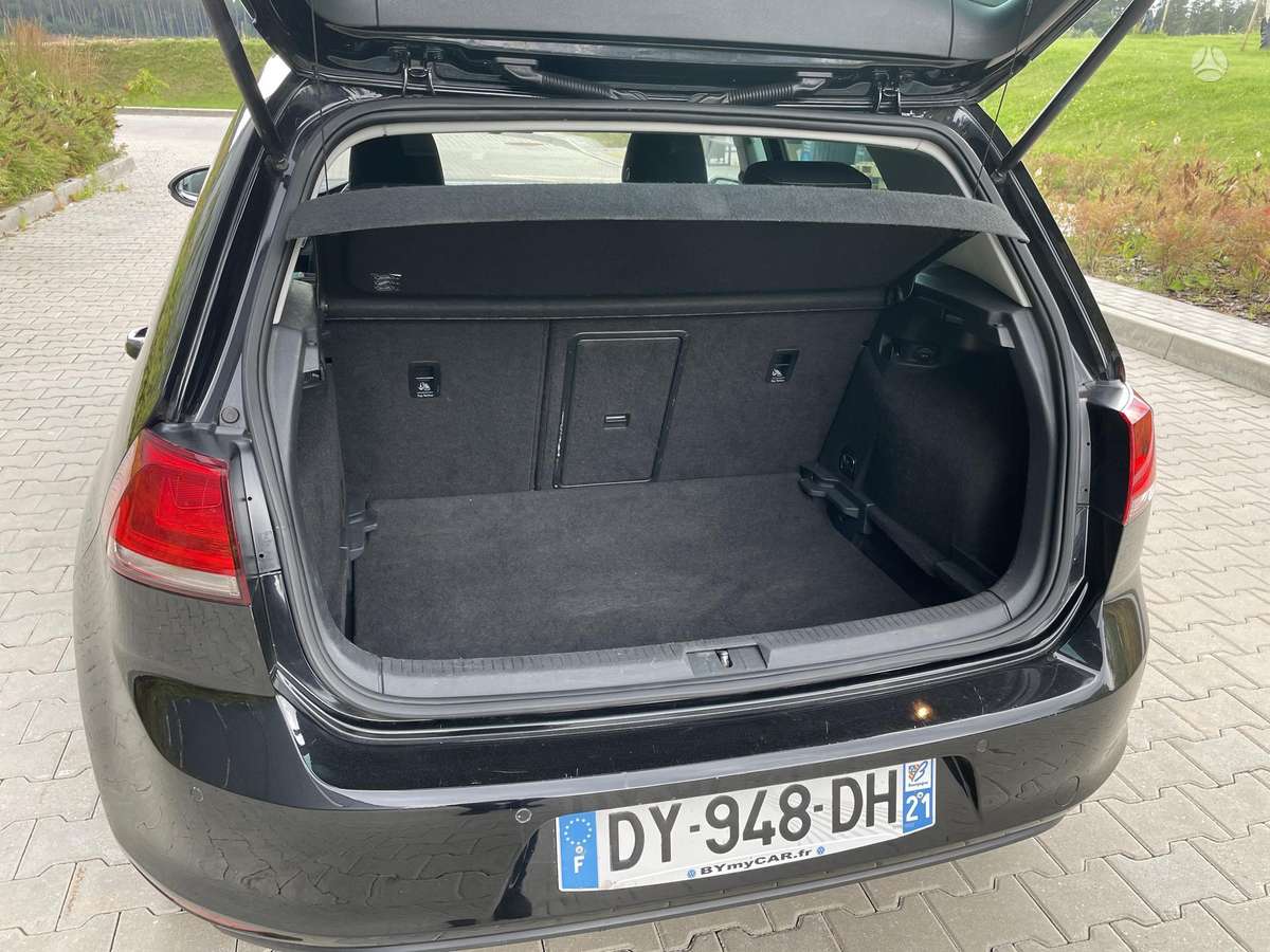 Volkswagen Golf - 10