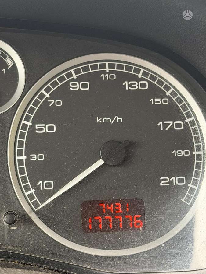 Peugeot 307, 1.4 l., Седан