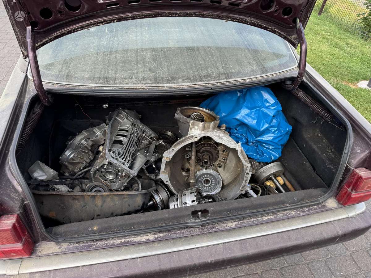 Audi V8, 3.6 l., Седан