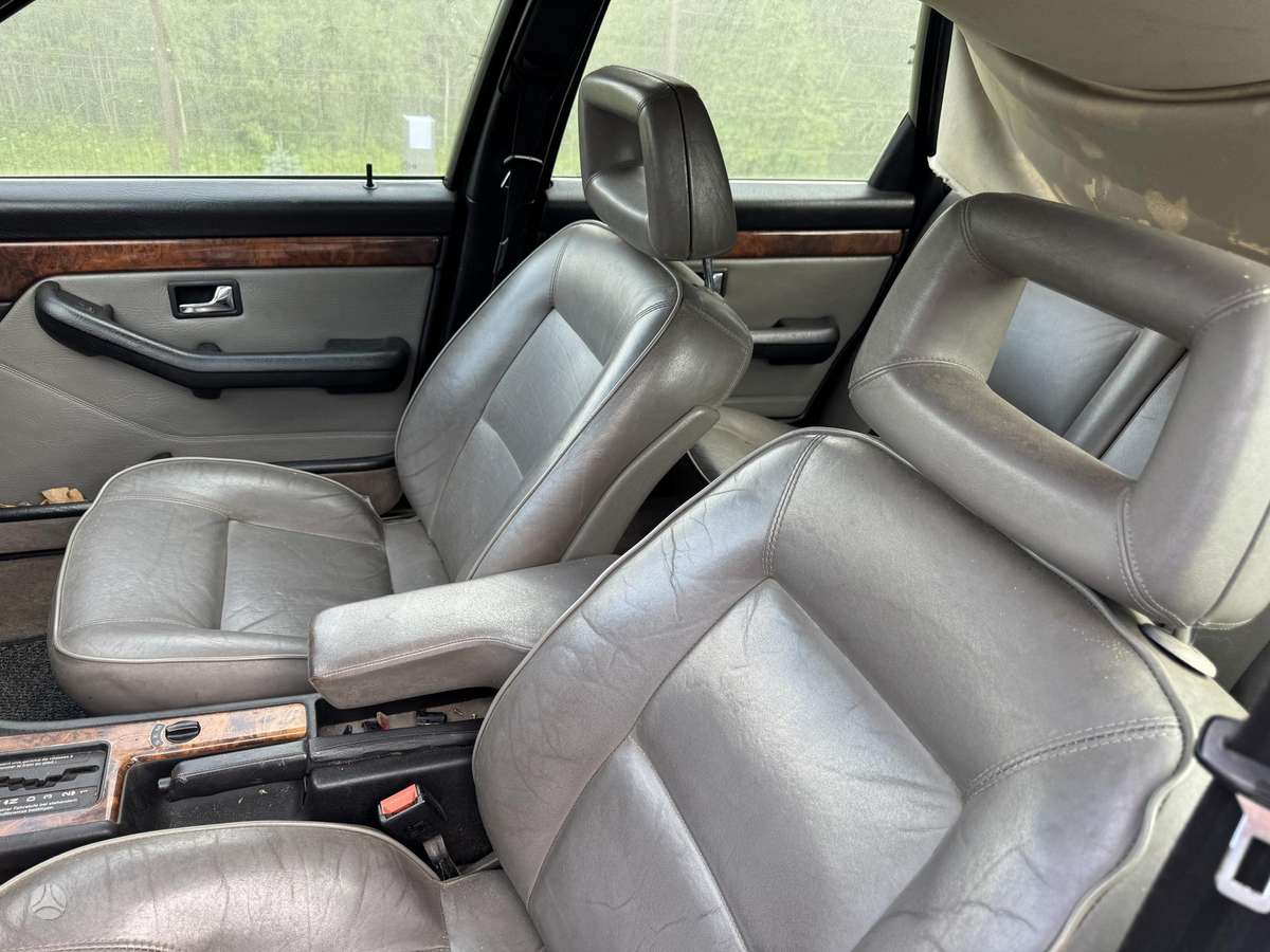 Audi V8, 3.6 l., Седан