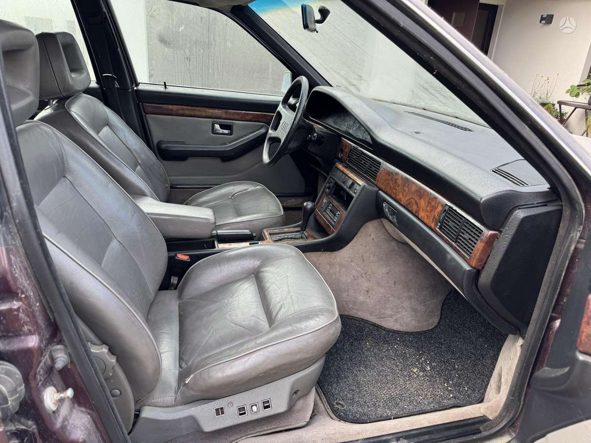Audi V8, 3.6 l., Седан