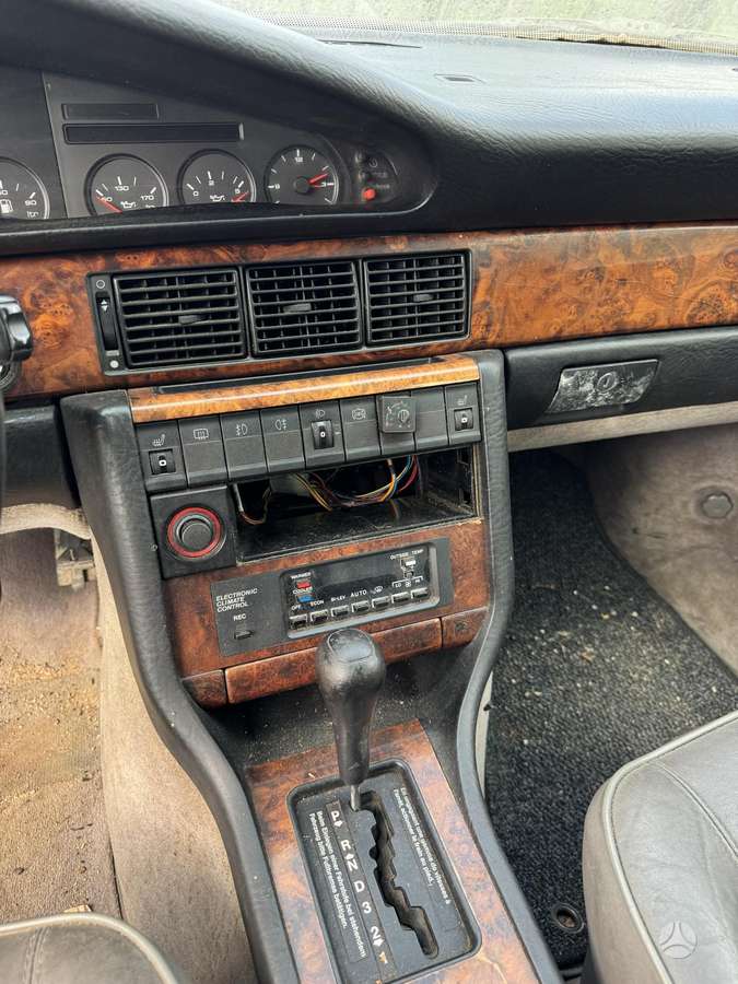 Audi V8, 3.6 l., Седан