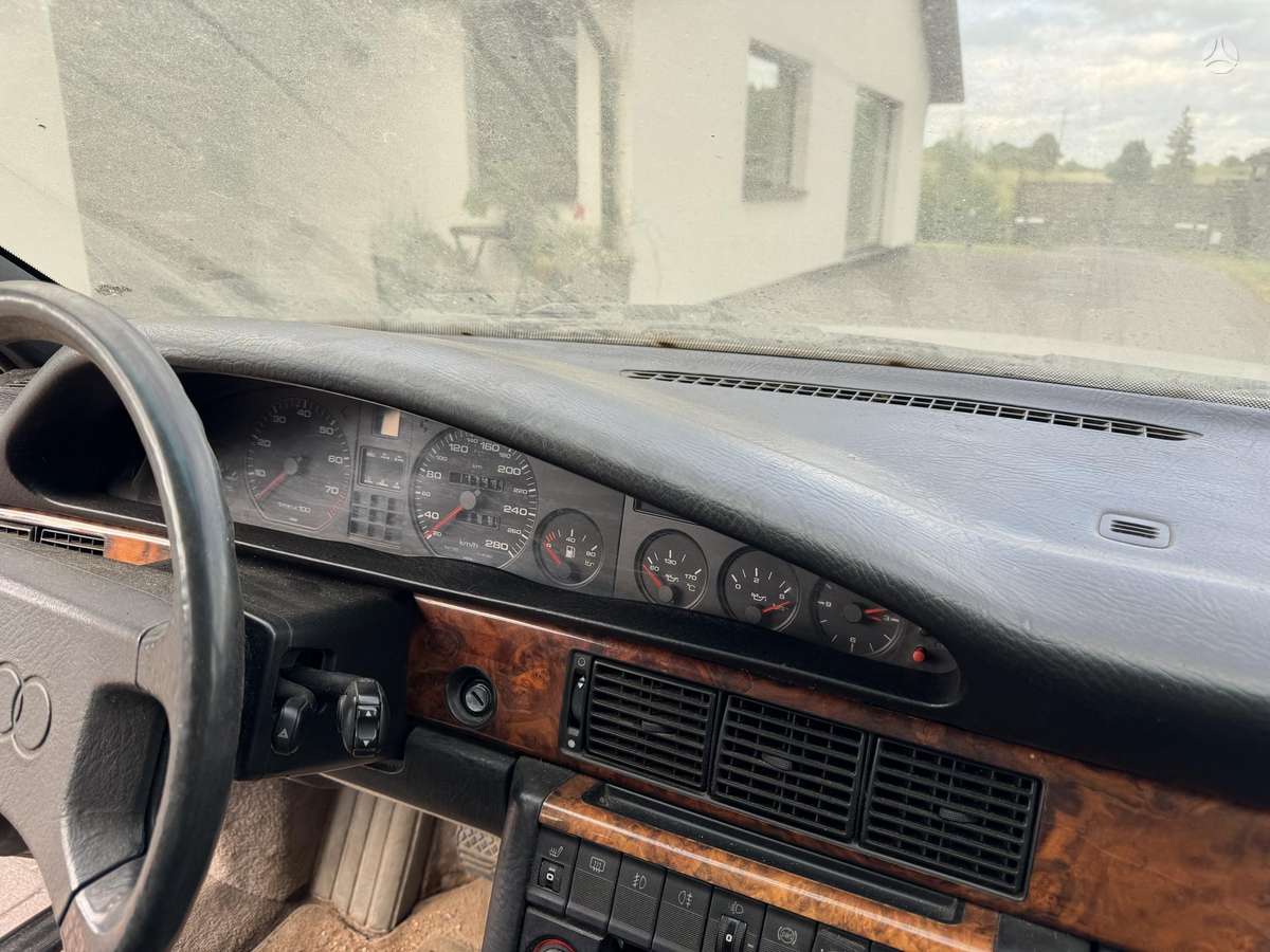 Audi V8, 3.6 l., Седан