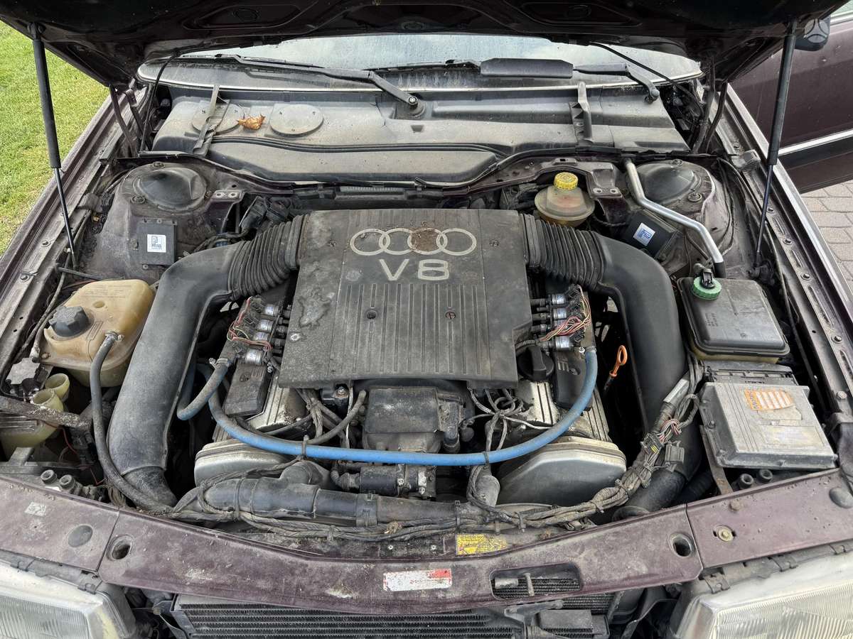 Audi V8, 3.6 l., Седан