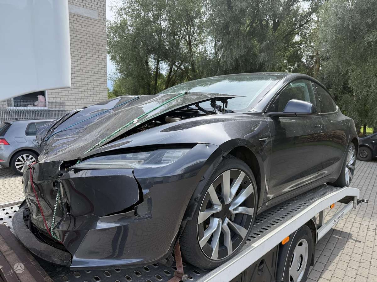 Tesla Model 3, 60 kWh, hatchback