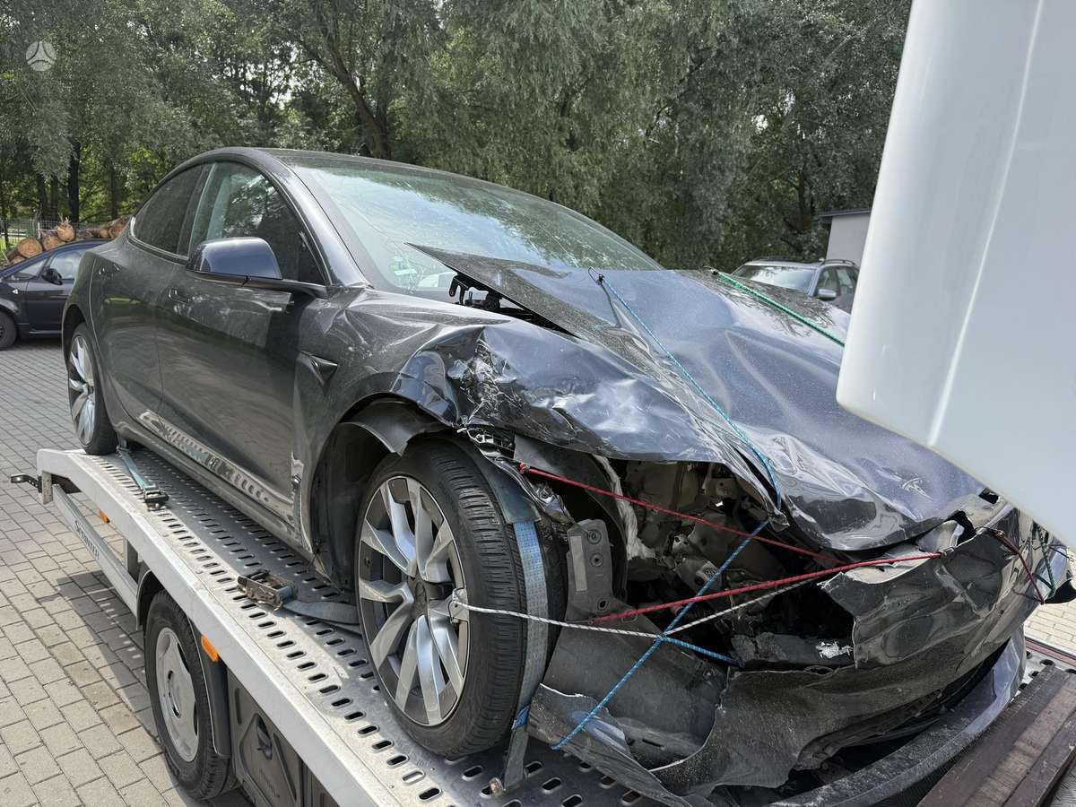 Tesla Model 3, 60 кВт·ч, Хэтчбек