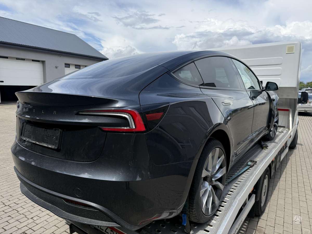 Tesla Model 3, 60 кВт·ч, Хэтчбек