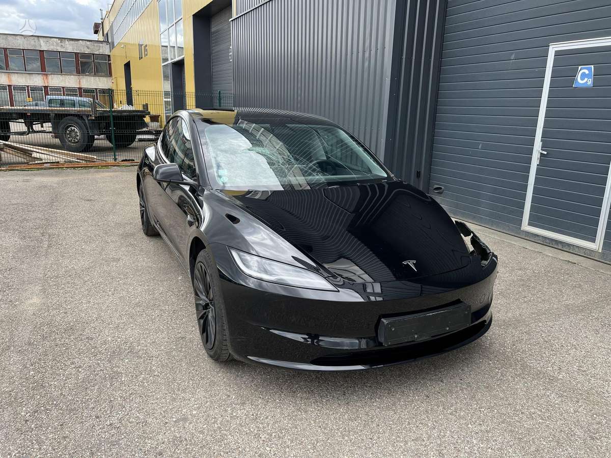 Tesla Model 3, 60 кВт·ч, Седан
