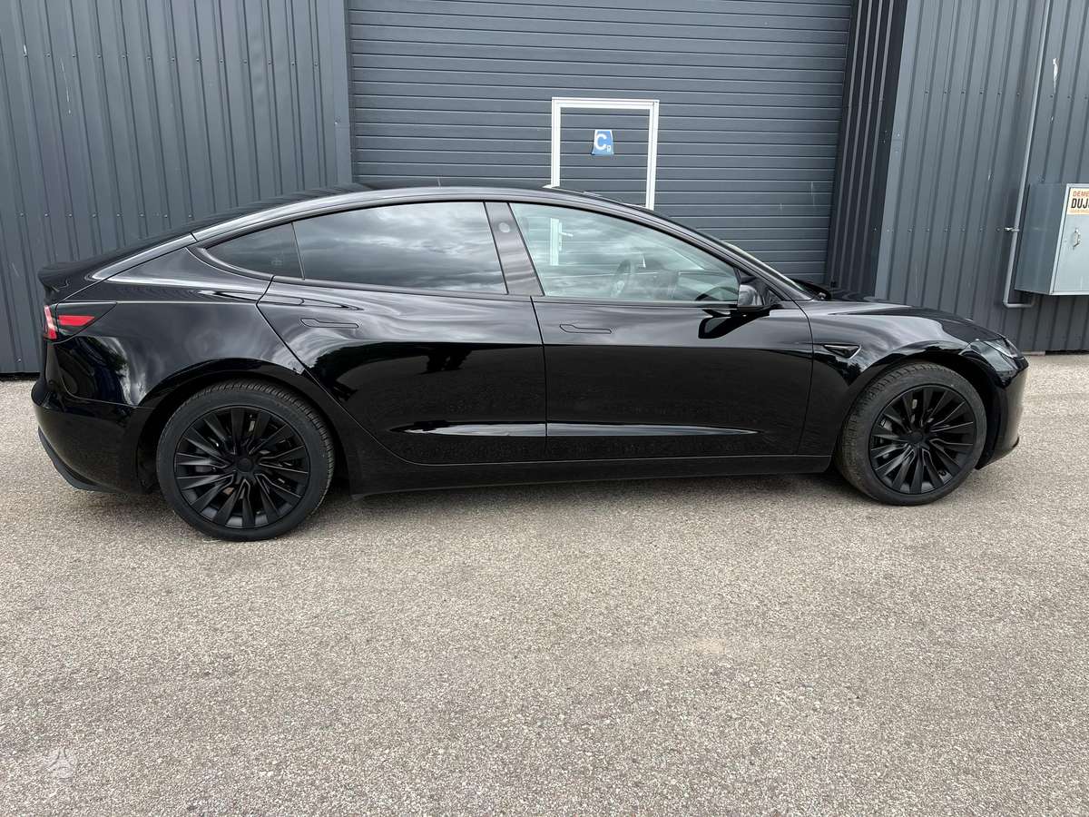 Tesla Model 3, 60 кВт·ч, Седан