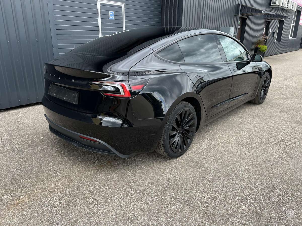 Tesla Model 3, 60 кВт·ч, Седан