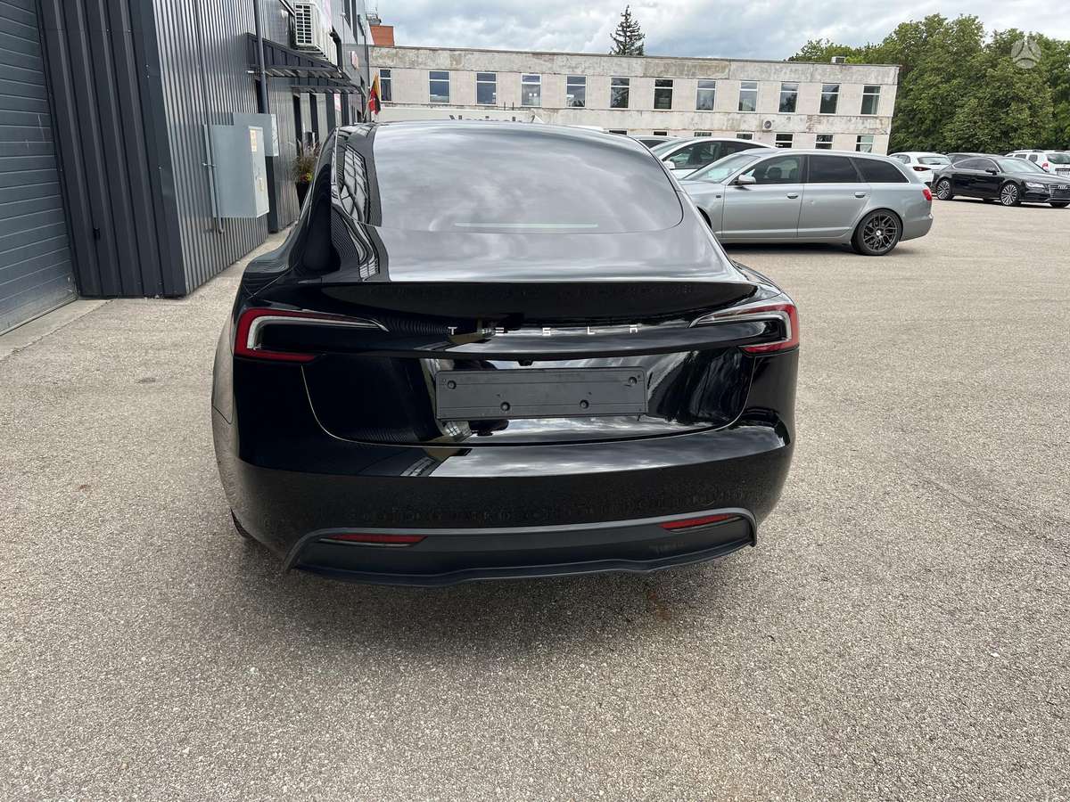 Tesla Model 3, 60 кВт·ч, Седан