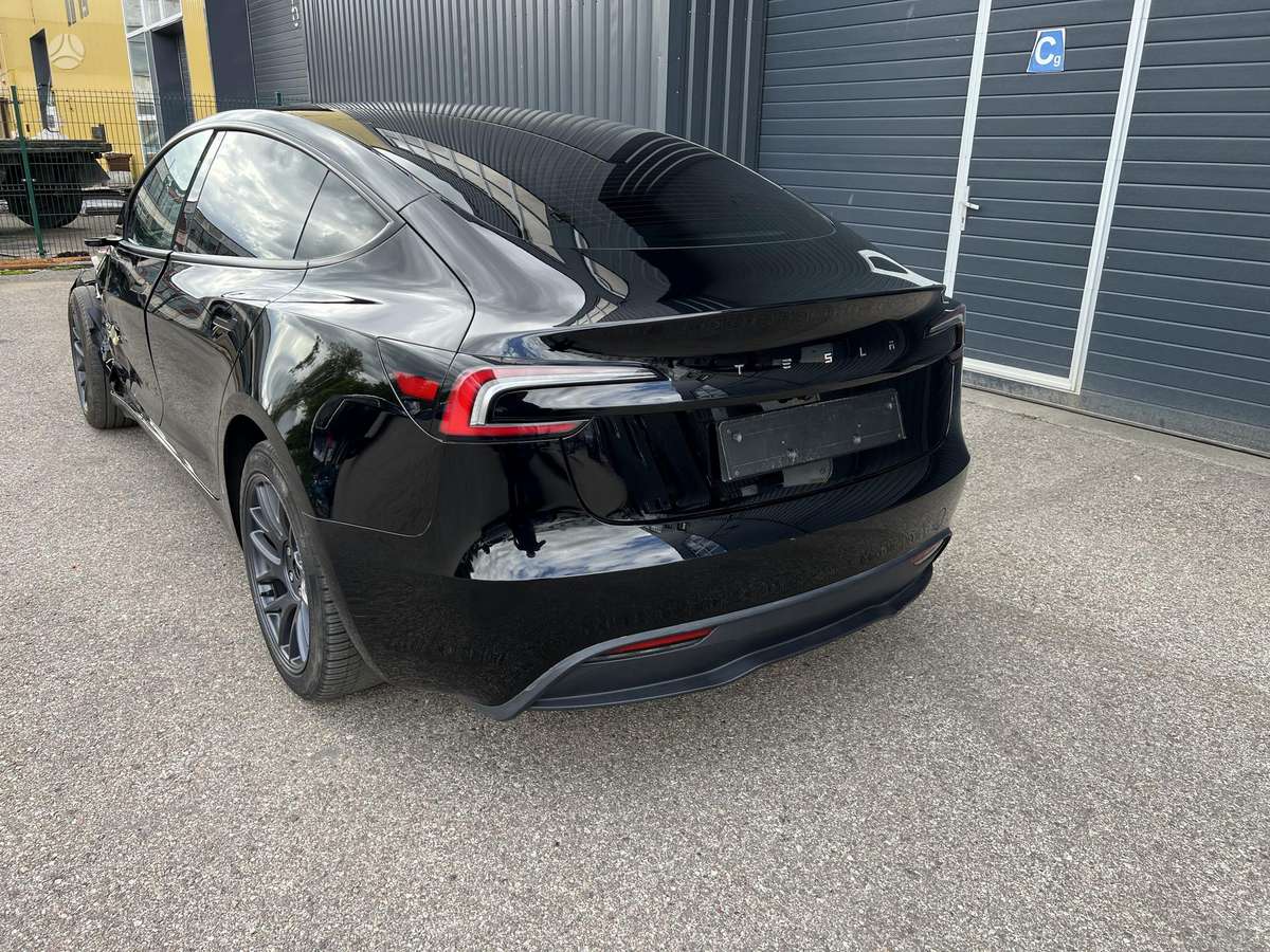 Tesla Model 3, 60 кВт·ч, Седан