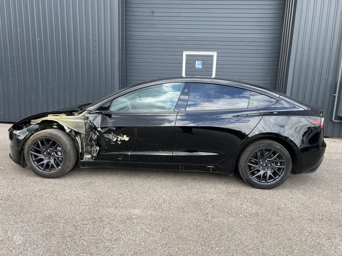 Tesla Model 3, 60 кВт·ч, Седан