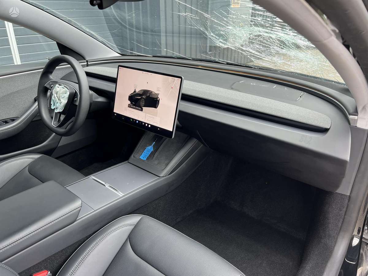 Tesla Model 3, 60 кВт·ч, Седан