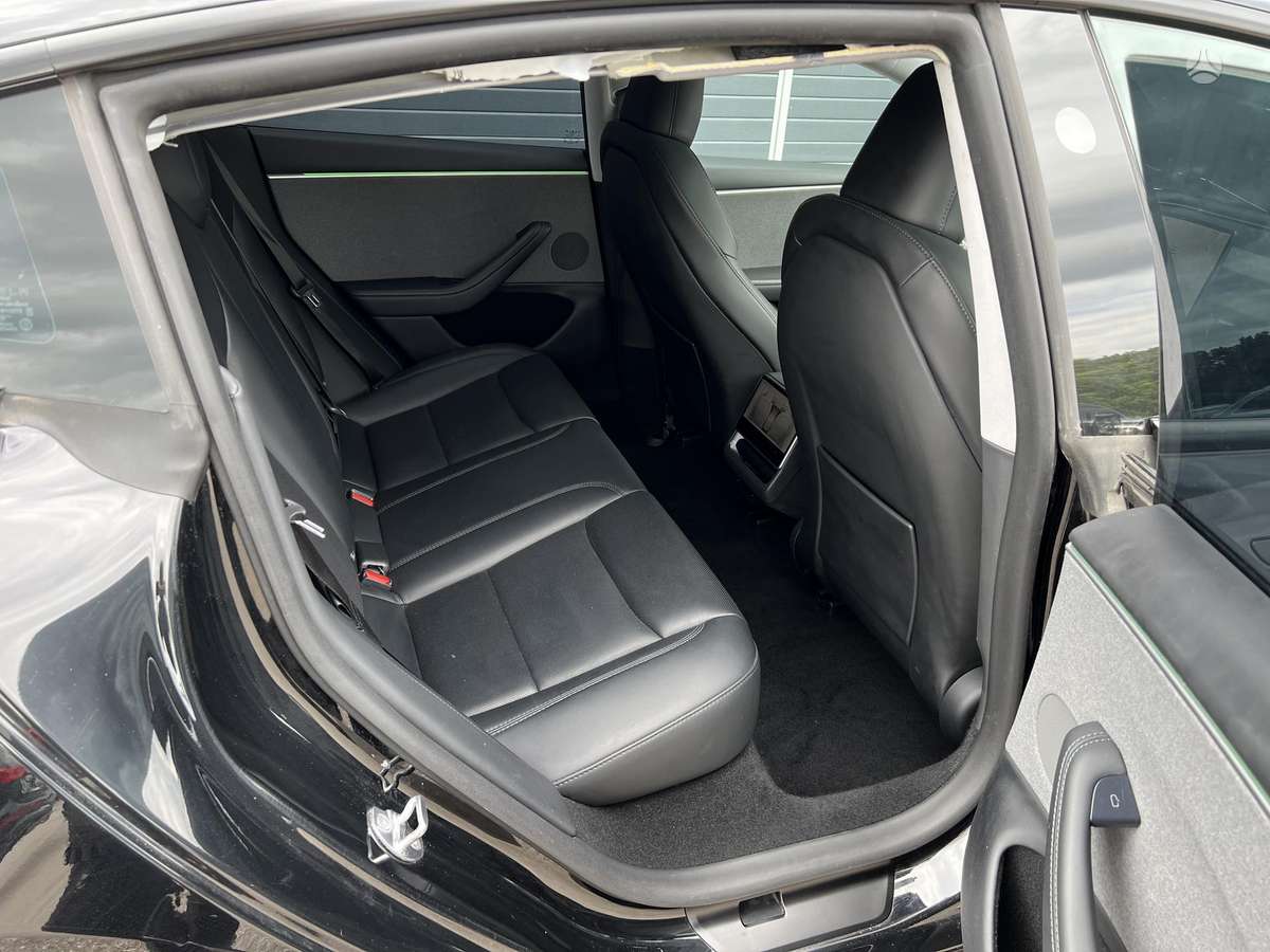 Tesla Model 3, 60 кВт·ч, Седан