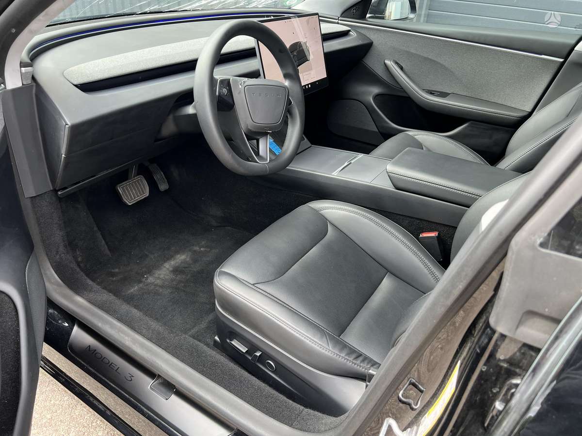 Tesla Model 3, 60 кВт·ч, Седан