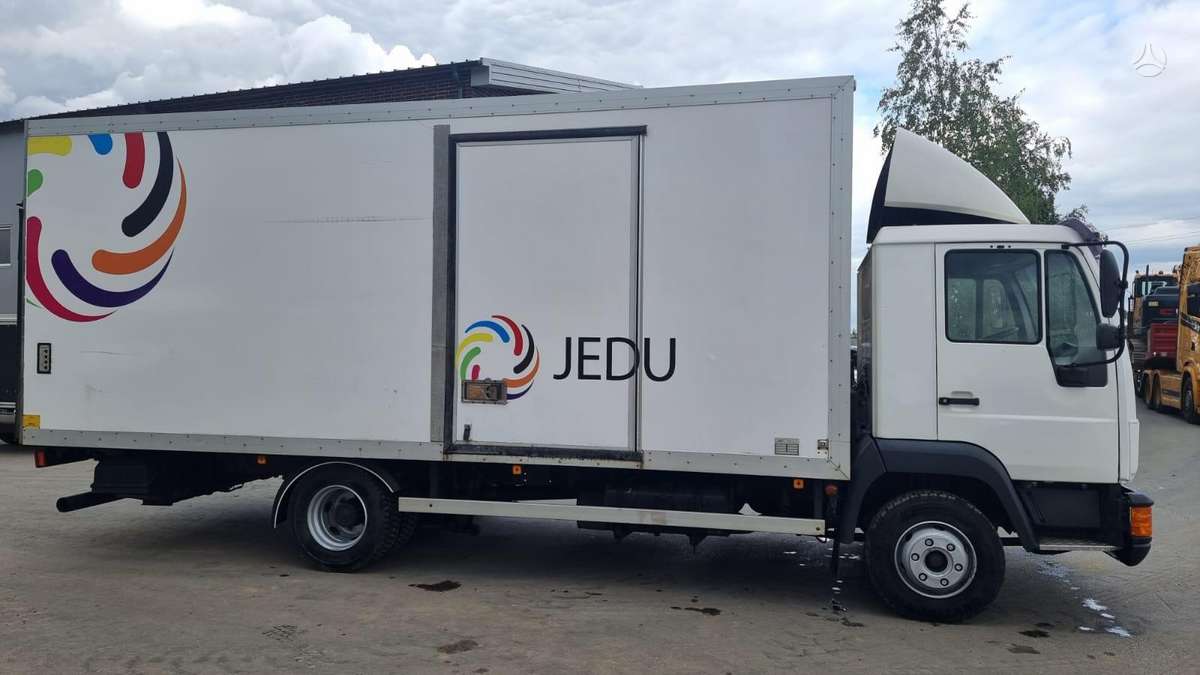 MAN 12.224 Silent, isothermal trucks