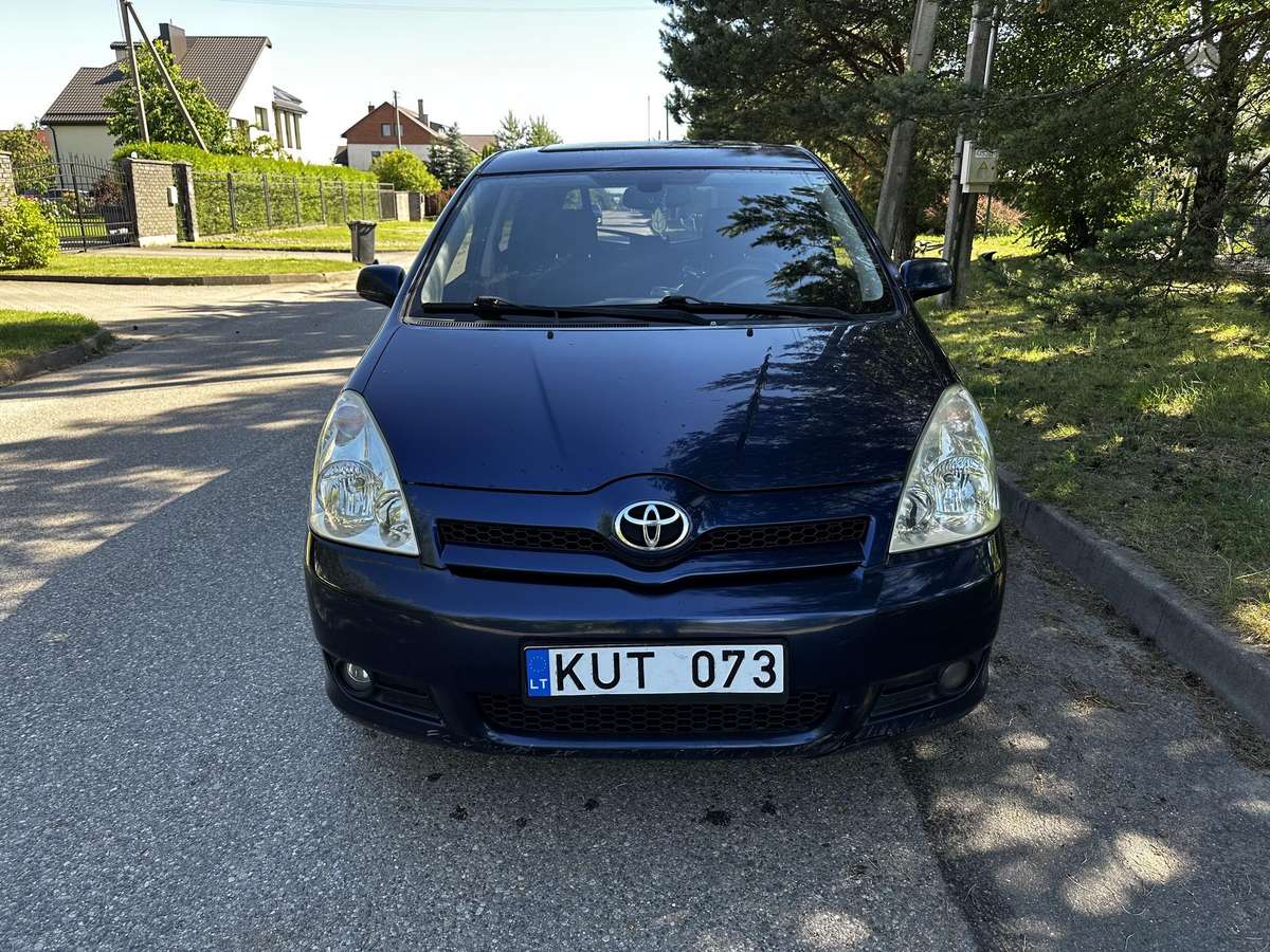 Toyota Corolla Verso, Универсал