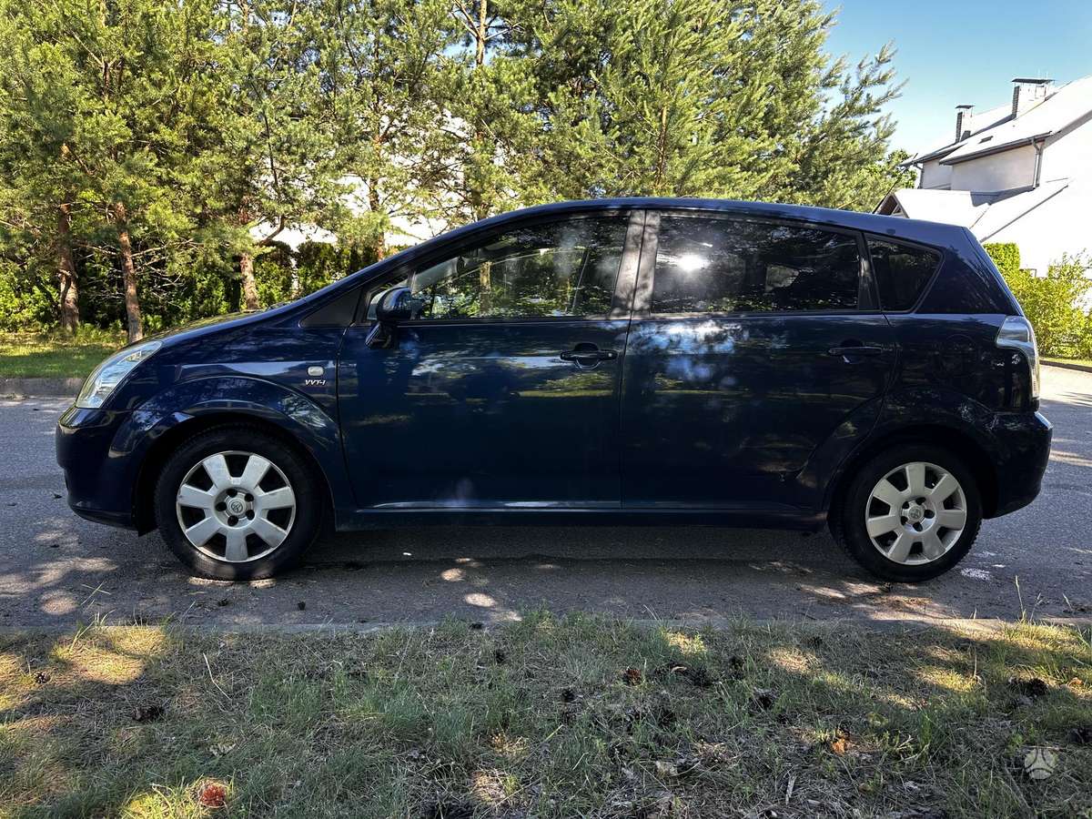 Toyota Corolla Verso, Универсал